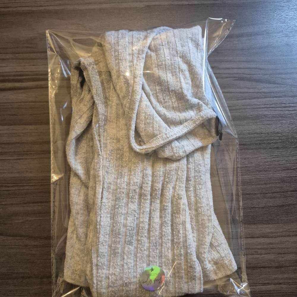 Light Gray Ribbed Henley Long Sleeve Top - Picture 11 of 11